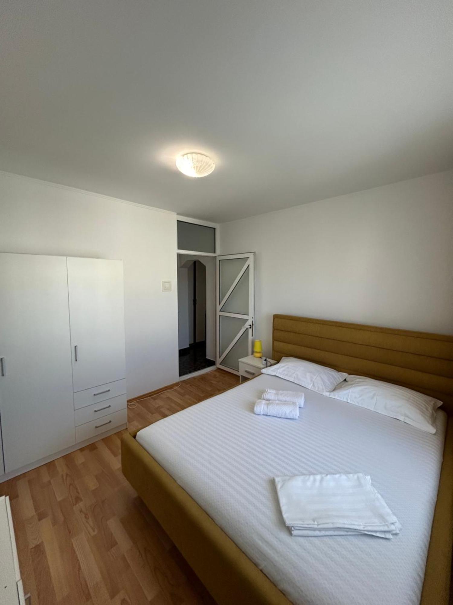 Sj Apartment Tulcea Bagian luar foto